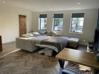 Nestled in a grand private estate, near woodlands, easy access London Hotels near Kingston Business School