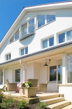 Apartment with a beautiful terrace and large garden Отели рядом с достопримечательностью «Бодензе»