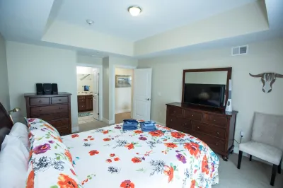 Two bed two bath plus loft condo in Grand Haven Hotel dekat Grand Haven State Park