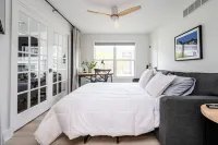 Beautiful Luxury Home located at Island Pointe Marina! Just 1 mile to downtown!