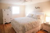 Private access to the beach! Sleeps 9.