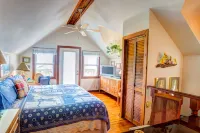 La Petit Maison, is a waterfront two-story cottage near Kemah,TX