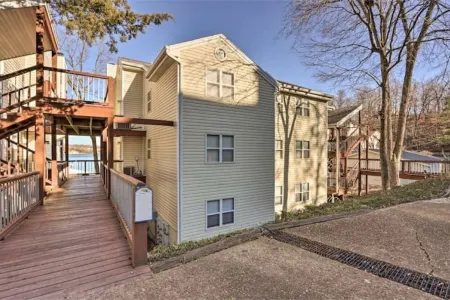 Lake Front Getaway - Lake of the Ozarks