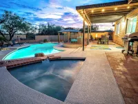 Desert Skies - Beautiful private Tucson home with great mountain views &  pool Hotels in Tanque Verde