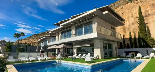 New luxury villa in Benidorm sea view