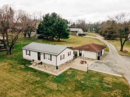 Grandma’s Place - Steps from Downtown Sugarcreek