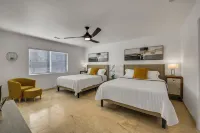 New Luxury Villa - Pool • Spa • Game Heaven Hotels in Coachella