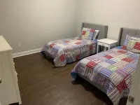 Beautiful lakefront home on over an acre with lots of room, views, and amenities Hotels in Hartwell