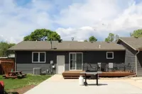Spacious Basement Apartment with Sizable Back Yard Hotels in 