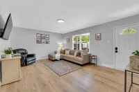 Centrally located, spacious 4 bdrm, on quiet Ct