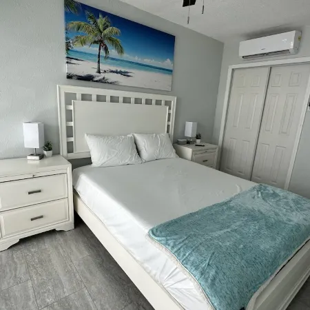 Beach Block Apartment w/ Balcony