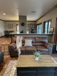 Luxury Lakeside/Trailside Living