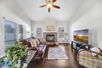 Clean, Cozy home near St. Luke's