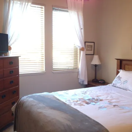 Very comfortable condo equiped with everything, heated garage, elevator, jacuzzi