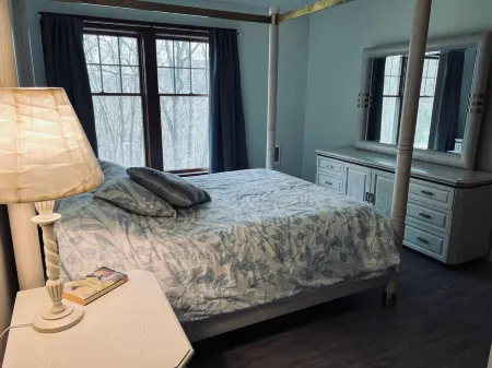 Beautiful Camelback Views, Mountain - Remodeled 3-Bed / 2-bath home