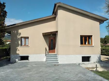 Villa with pool in the heart of Versilia