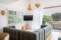 Peninsula Luxurious beach house