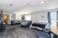 It's a Gem ! Comfy Hideaway for R & R ~ King Bed !