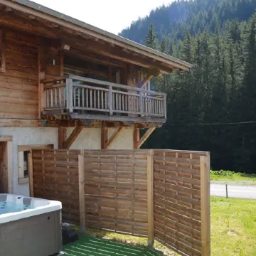 Chalet sleeps 14 with jacuzzi, 200m of Pré la Joux ski lift - Chatel Reservation