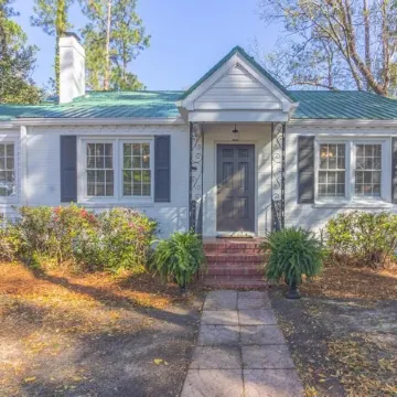 Forest Hills Cottage - 4.2 Miles from Masters