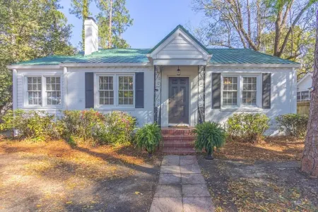 Forest Hills Cottage - 4.2 Miles from Masters