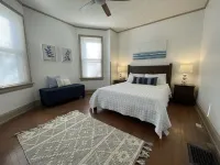 Your Hyde Park Retreat – Pet-Friendly, Walkable, Sleeps 6