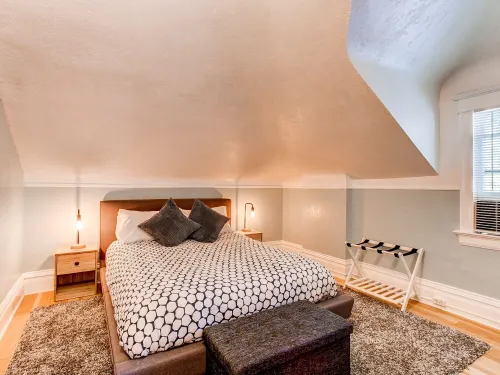 Charming Carriage House in Capital Hill