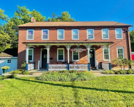 Sophisticated Retreat near Hershey Park!