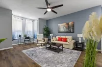 Spacious fully remodeled king size bed apartmentSleeps four Hotel a Erie