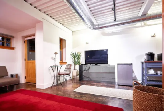 Brick Brownstone Living in the most desired neighborhood in Bend.