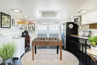 Iconic "Haines Shoe House" - Hot Tub & Firepit - Featured On HGTV