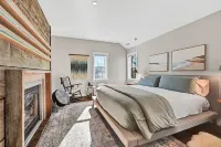 Beautiful private gated property w/ private beach access