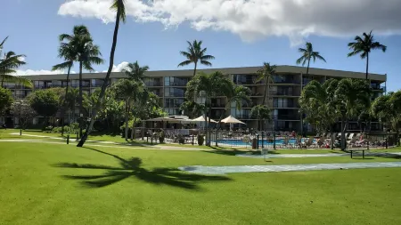 Maui Sunset B407: Ocean view 1 Bed, 2 Bath, Kihei Condo, Sleeps up to four Отели рядом с достопримечательностью «Kīhei Kalama Village»