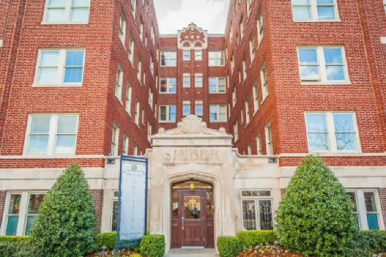 Sunny Midtown 2BD/BA Central Location! Hotels in 