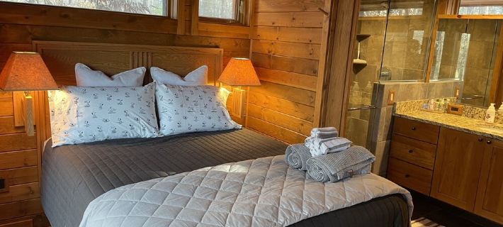 Cabin amongst the trees Hotels in Union County