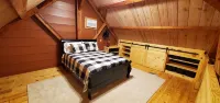 "Rustic Retreat" Timber Frame near Sam Houston Jones State Park & Casinos
