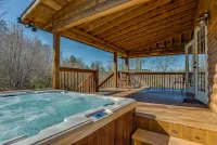 Piney Knob Lodge-15 Min to Lake Lure-30 Min to TIEC-Hot Tub -Stocked Pond-Creek