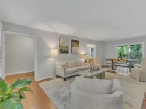 The Dogwood Cottage Hotels in Meredith