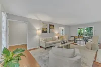 The Dogwood Cottage Hotels in Wake County