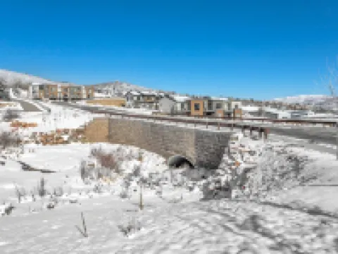 Woodward Luxury - Hot Tub! Trails/Nature from the back patio Hotels in Summit Park