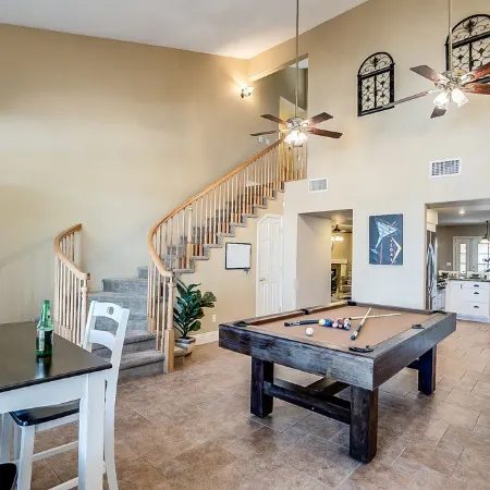 Upscale 4 BR Home with RV parking Отели рядом с достопримечательностью «Амфитеатр Хендерсона»
