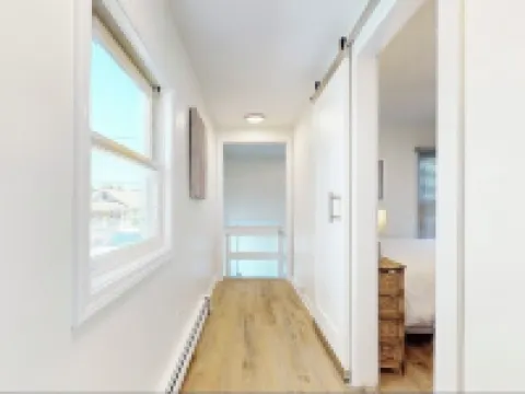 Charming 3 Bedroom Beach Front Cottage Hotels in Milford