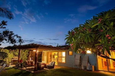 Hale Lani ~ Big Island Charmer with Panoramic Ocean Views ~ Near Best Beaches Отели рядом с достопримечательностью «Хапуна Бич»