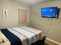 “Welcome to “Her LakeHouse” Hotel dekat Sabine Pass Battleground State Historical Park