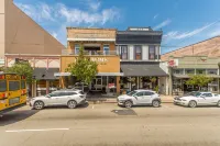 Downtown Hammond 2 Bedroom, 2 Bath Newer Condo Hotels near Strawberry Stadium