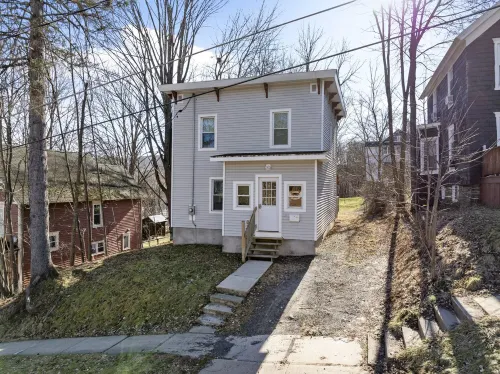 City Gem! 3 Miles from CASV/1 Mile from SUNY