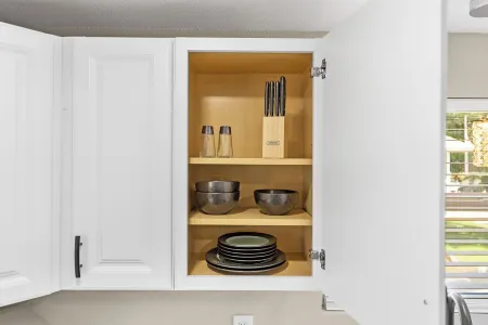 Remodeled  and Furnished Home/Near Stores/6 guests Отели в г. Торнтон