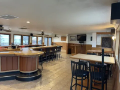 Spacious Bayside Retreat in Door County. All the views and not the traffic.