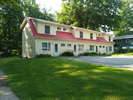Cozy Up-North Townhouse Bungalow