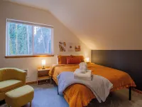 Summer Getaway at Mt Rainier - Sleeps 8 - Hot Tub Hotels in Ashford